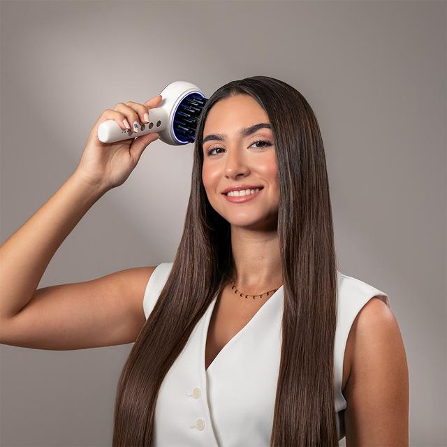 HairCare Revitalize TotalCare, Cepillo Reparador con Microcorrientes EMS, Luz LED Roja y Azul, Aplicador de Serum y 5 Niveles de Intensidad, Nutre, Reafirma y Fortalece el Cabello desde la Raíz