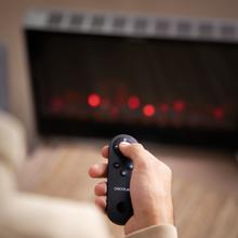 ReadyWarm 7500 3in1 Total Flames Caminetto elettrico da 2000W con termostato regolabile, tecnologia ceramica. Offre 2 modalità di funzionamento, sistema di convezione e telecomando.