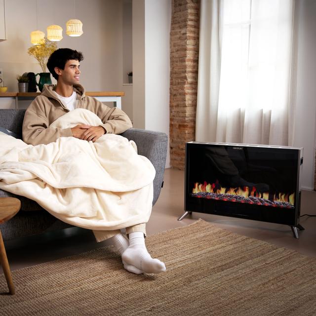 ReadyWarm 7500 3in1 Total Flames Caminetto elettrico da 2000W con termostato regolabile, tecnologia ceramica. Offre 2 modalità di funzionamento, sistema di convezione e telecomando.