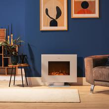 ReadyWarm 2710 Design Flames White Chimenea eléctrica decorativa de 26” con máxima potencia de 2000 W. Dos intensidades 1000 W y 2000 W. Mando a distancia. Panel plano de cristal templado. Llama independiente y ajustable. Temporizador semanal. Sensor de puerta abierta.