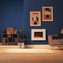 ReadyWarm 2710 Design Flames White Chimenea eléctrica decorativa de 26” con máxima potencia de 2000 W. Dos intensidades 1000 W y 2000 W. Mando a distancia. Panel plano de cristal templado. Llama independiente y ajustable. Temporizador semanal. Sensor de puerta abierta.