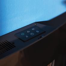 ReadyWarm 3560 Curved Flames Connected Chimenea eléctrica decorativa de 35” con máxima potencia de 2000 W. Dos intensidades 1000 W y 2000 W. Control por Wi-Fi. Mando a distancia. Panel curvo de cristal templado. Llama independiente y ajustable. Temporizador semanal. Sensor de puerta abierta.