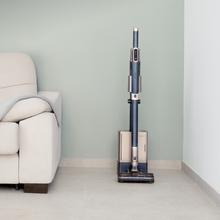 Scoba 3000 Station Aspirapolvere verticale con base a svuotamento automatico.  Motore Digital Brushless da 210 W con potenza di aspirazione di 20 kPa.   Autonomia fino a 40 minuti. Due modalità di aspirazione.  Spazzola Jalisco. Include accessorio 2 in 1 per mobili e/o angoli e accessorio per tappezzeria.