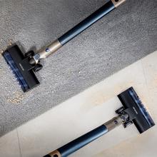 Scoba 3000 Station Aspirapolvere verticale con base a svuotamento automatico.  Motore Digital Brushless da 210 W con potenza di aspirazione di 20 kPa.   Autonomia fino a 40 minuti. Due modalità di aspirazione.  Spazzola Jalisco. Include accessorio 2 in 1 per mobili e/o angoli e accessorio per tappezzeria.