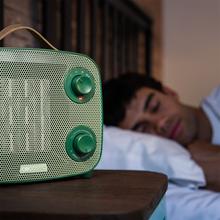 ReadyWarm 1550 Ceramic Aura Chauffage céramique de table  au design authentique avec 1500 W, oscillation, thermostat réglable et 3 modes de fonctionnement.