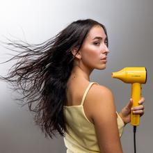 DryNova Yellow Secador de Pelo Brushless Compacto y Ligero con Potente Motor de 1600 W, 110,000 RPM, 2 accesorios, Silencioso y Duradero, con Generador de Iones y Múltiples Ajustes
