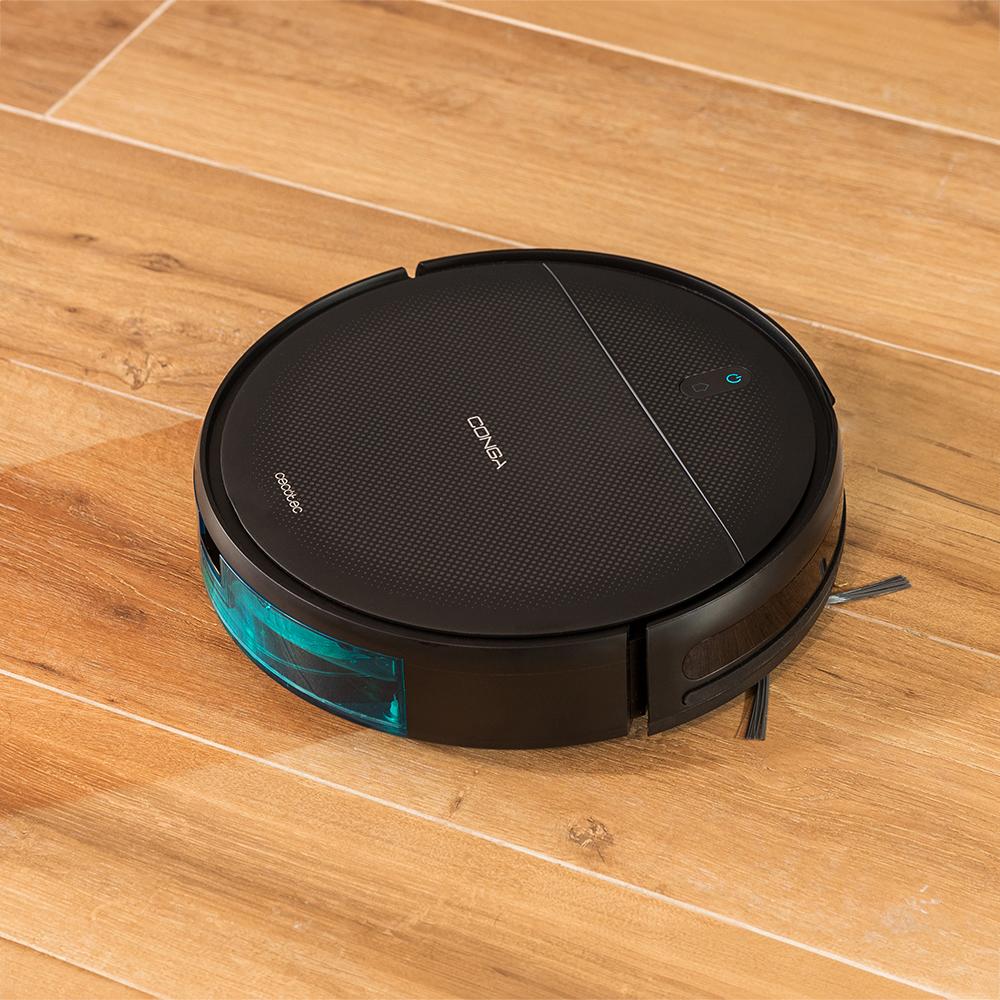 Robot aspirador Cecotec Conga M10 X-Treme negro en suelo de madera