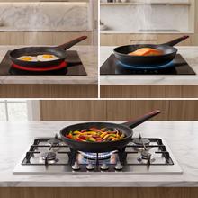 Set sartenes de 20, 24 y 28cm, Colección Gourmet+Set de sartenes 20cm, 24cm y 28cm, aptas inducción y todas las cocinas. Construcción de aluminio fundido de 5,5mm con fondo termodifusor encapsulado. Triple capa de revestimiento antiadherente ILAG de la mejor calidad libre de PFOAs.