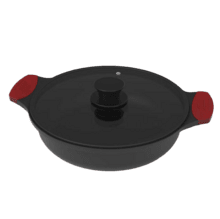 Cacerola baja 28cm, Colección Gourmet. La cacerola baja Diecast de 28 cm es la elección perfecta para una cocción versátil y eficiente. Con su construcción de tres capas, ofrece durabilidad excepcional y una distribución uniforme del calor. El revestimiento antiadherente ILAG Ultimate Protect Pro garantiza una cocción sin adherencias y fácil limpieza. Compatible con todas las cocinas, su base de 5,5 mm de grosor y con diseño ergonómico.