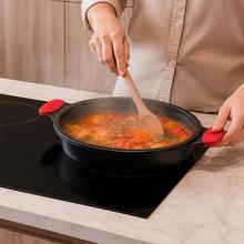 Cacerola baja 28cm, Colección GourmetCacerola de 28 cm, apta inducción y todas las cocinas. Construcción de aluminio fundido de 5,5mm con fondo termodifusor encapsulado. Triple capa de revestimiento antiadherente ILAG de la mejor calidad libre de PFOAs.