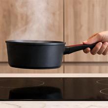 Cazo 16cm, Colección Gourmet+Cazo de 16 cm, apta inducción y todas las cocinas. Construcción de aluminio fundido de 5,5mm con fondo termodifusor encapsulado. Triple capa de revestimiento antiadherente ILAG de la mejor calidad libre de PFOAs.
