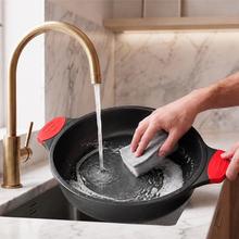 Set cacerolas de 20, 24, 28cm y cazo de 16cm, Colección Gourmet+Set de cacerolas de 20cm, 24cm, 28cm y cazo de 16cm, aptas inducción y todas las cocinas. Construcción de aluminio fundido de 5,5mm con fondo termodifusor encapsulado. Triple capa de revestimiento antiadherente ILAG de la mejor calidad libre de PFOAs.