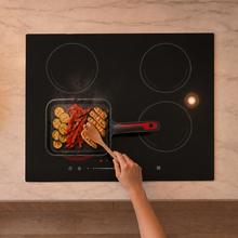 Parrilla Grill 28cm, Colección Gourmet+Parrilla Gril de 28 cm, apta inducción y todas las cocinas. Construcción de aluminio fundido de 5,5mm con fondo termodifusor encapsulado. Triple capa de revestimiento antiadherente ILAG de la mejor calidad libre de PFOAs.