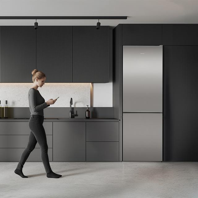 Bolero CoolMarket Combi 322i Inox D Cecotec - Frigorífico Combi con acabado metalizado Inox Premium, 322L, Ancho 59,5cm, Alto 185,5cm, Tecnología Total NoFrost, Multi Airflow, HumidityFlex HUB y Puerta Reversible - Iluminación LED, Display Interior y Clase D.