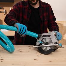 DirectPrecision 1400 Vision Scie circulaire de 1400 W avec câble de 3 mètres. Deux disques inclus de 185 mm, (24T et 40T) et guide parallèle. Coupe à 45° avec guide laser. Connexion à l'aspirateur.