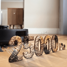 Conga Y90 Dark Robô aspirador com base de esvaziamento automático. Inteligência artificial e navegação a laser. 25000 Pa de sucção do motor. Autonomia de até 240 minutos no modo Eco. Escova de silicone, ideal para casas com animais de estimação. Saco para o pó de 3 L. Compatível com Bluetooth e WiFi para redes de 2,4 GHz.