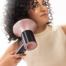 DryGlam 2in1 Sensor Champagne: Secador de pelo con Tecnología Sensor Inteligente, Motor Brushless, 1400W, 110.000rpm, Iones, Concentrador y Difusor