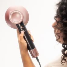 DryGlam 2in1 Sensor Black Sensor-Technologie (Temperatur), Brushless-Motor, 1400 W, 110.000 rpm, Ionenfunktion, Konzentrator und Diffusor.