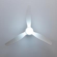 EnergySilence Aero 5600 Classic Black&White Ventilador de techo de 40 W y 52” con mando a distancia, luz LED, 6 velocidades, 3 aspas, modo winter-summer y temporizador de hasta 8 horas.