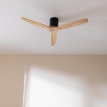EnergySilence Aero 5400 Classic Black&LightWood Ventilador de techo de 40 W y 52” con mando a distancia, mando a distancia, 6 velocidades, 3 aspas, modo winter-summer y temporizador de hasta 8 horas.