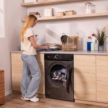Bolero DressCode Dry 8180 Steel Sèche-linge à pompe à chaleur steel d'une capacité de 8 kg, classe E (équivalent à l'ancienne classe A++), 15 programmes avec séchage automatique et fonctions Spa Care, Anti-plis, 3 niveaux d'intensité de séchage, éclairage intérieur, Delay Start, Stop&Go, KidLock et accessoire pour le séchage des chaussures.