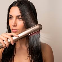 AirLisse 2in1 ForceDry Duo. Plancha de pelo con aire. Doble placa calefactora. 3 modos. Flujo de aire 13 m/s. 112.000 rpm. Motor Brushless. 2 accesorios