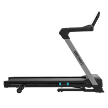 Le tapis roulant Drumfit flow Perseus est un modèle haute performance équipé d'un moteur de 2,5 CV atteignant 18 km/h, d'un système d'inclinaison motorisé à 15 niveaux et d'une surface de course de 46 x 136 cm, conçu avec une console LED à 5 fenêtres, un pliage hydraulique assisté et une connectivité intelligente pour optimiser l'entraînement cardiovasculaire à domicile.