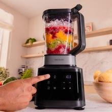 Food Processor Paprika 2000 Touch. Procesador multifunción con bol de 2.1L y vaso portátil de conexión directa. Mezcla, amasa, corta, ralla, machaca y tritura hielo con control digital programable. Versatilidad y precisión en un diseño compacto y elegante.