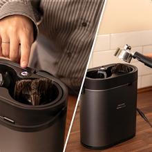 Bean&Clean Pro Nettoyeur électrique de porte-filtre avec 2 grattoirs et 1 tête de nettoyage.