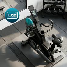 Drumfit WOD Rider Ultimate ist ein Hochleistungs-Airbike mit einem 679,5-mm-Ventilator, progressivem Widerstand, bidirektionalem Pedalieren, einem leisen und laufruhigen Doppelriemenantrieb, einem LCD-Display und vielfältigen Anschlussmöglichkeiten. Es ist für Benutzer bis 150 kg geeignet und wird mit Transportrollen geliefert.