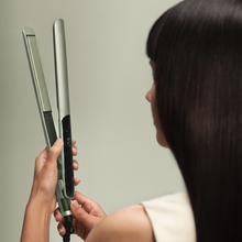 Lisse Keratin Essence Olive Piastra per capelli con funzione HeatMax, 130-230 °C, rivestimento in ceramica con cheratina e olio di argan, custodia da viaggio inclusa