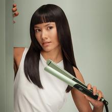 Lisse Keratin Essence Olive Piastra per capelli con funzione HeatMax, 130-230 °C, rivestimento in ceramica con cheratina e olio di argan, custodia da viaggio inclusa