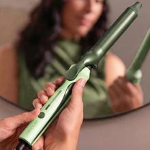 SurfCare CurlClip Olive: Rizador de Pelo con Pinza de 25 mm, Revestimiento de Cerámica con Queratina y Aceite de Argán, Calentamiento rápido, 5 Temperaturas, Apagado Automático, Guante y Bolsa de Termorresistente, Cable Giratorio