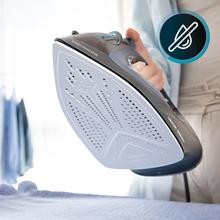 Der IronHero H-2600 bietet 2600 W Leistung für schnelles und effizientes Bügeln, mit 60 g/min Dauerdampf und einem Dampfstoß von 210 g/min, der selbst hartnäckigste Falten beseitigt. Die Keramiksohle, der 300-ml-Wassertank sowie die Anti-Kalk-, Anti-Tropf- und Smart-Auto-Off-Systeme gewährleisten eine komfortable und sichere Anwendung.