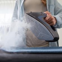 Der IronHero H-2600 bietet 2600 W Leistung für schnelles und effizientes Bügeln, mit 60 g/min Dauerdampf und einem Dampfstoß von 210 g/min, der selbst hartnäckigste Falten beseitigt. Die Keramiksohle, der 300-ml-Wassertank sowie die Anti-Kalk-, Anti-Tropf- und Smart-Auto-Off-Systeme gewährleisten eine komfortable und sichere Anwendung.