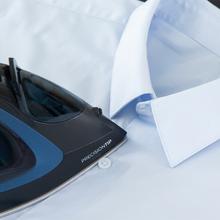 Ironhero H-2600 La Plancha Horizontal ofrece 2600 W de potencia para un planchado rápido y eficaz, con vapor continuo de 60 g/min y golpe de 210 g/min que elimina incluso las arrugas más difíciles. Su suela cerámica, depósito de 300 ml y sistemas antical, antigoteo y autoapagado Smart Auto OFF garantizan un uso cómodo y seguro.