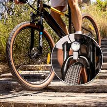 E-Xplore Pro Bicicleta eléctrica de montaña con cuadro de aluminio, ruedas de 27,5” y batería extraíble de 10,2 Ah, que ofrece una autonomía de hasta 55 km. Incorpora suspensión delantera Suntour de 100 mm, transmisión de 8 velocidades y frenos Tektro.