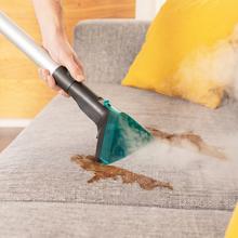 Conga CarpetClean 30000 Steam Limpiatapicerías con 2200 W de potencia. Uso de vapor y agua caliente para desincrustar mejor la suciedad. Depósito de agua limpia de 2500 ml y de agua sucia de 1700 ml. Radio de acción de 8 metros. Ruedas y diseño con tubos.