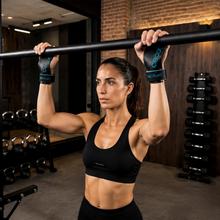Drumfit Hand Grips: protetores de mão projetados para prevenir abrasões e calos durante treinos de cross-training, levantamento de peso e exercícios funcionais. Confortáveis ​​e seguros, permitem que você treine com mais confiança e proteção em todas as sessões.