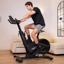 Drumfit indoor PulseRide DrumFit PulseRide ist ein Indoor-Bike mit 20‑kg‑Schwungrad, LED‑Display, elektromagnetischem Widerstand und Konnektivität für intensive Trainingseinheiten zu Hause.