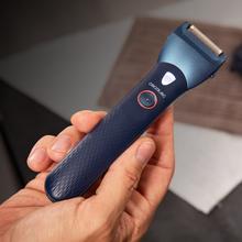 Pro PrecisionCare OneShave Pro: Máquina de afeitar con Cuchillas de Acero Inoxidable y Titanio, Cabezal magnético y flexible, IPX7, Luz LED, 1 peine ajustable, 1 cabezal laminal, Estuche