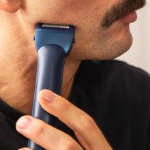 PrecisionCare OneShave Pro Lames en acier inoxydable, tête magnétique et flexible, IPX7, lumière LED, 1 peigne réglable, 1 tête laminaire, étui.