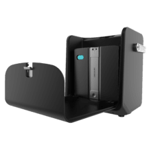 Conga Windroid W100 Station Robot limpiacristales 3 en 1 con gran autonomía y estación de carga constante, que pulveriza, limpia y seca todo tipo de superficies con resultados impecables incluso en bordes y esquinas.Ofrece manejo total por app o mando, alta velocidad de limpieza y máxima seguridad gracias a su cuerda y batería de seguridad.