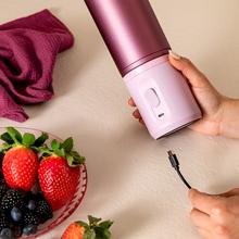 Power Titanium Shake2Go Olive Steel Batidoras de vaso individual con diseño compacto y portátil. Potencia 180W. Desmontable. Vaso metal 600ml. Tres programas automáticos. Libre BPA. Carga rápida.