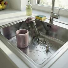 Power Titanium Shake2Go Candy Personal Blender im kompakten und tragbaren Design. 180 W Leistung. Abnehmbarer 600-ml-Tritan-Behälter. Drei Automatikprogramme. BPA-frei. Schnellladefunktion.