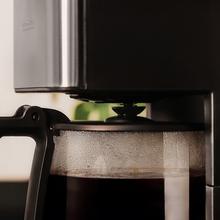 Coffee 66 Drop. Caffettiera a goccia da 6 tazze con finitura in acciaio inossidabile e intensificatore di aroma.