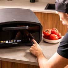 Pizza&Co 500 Gyro Horno de pizza eléctrico con panel digital táctil y piedra giratoria de alta temperatura.