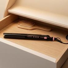 Lisse NanoSilk Essence Black: Plancha de Pelo Estrecha con revestimiento NanoSilk, Función HeatMax, 130-230ºC, Bloqueo de Placas, Apagado Automático, Incluye Bolsa de Viaje
