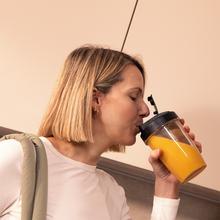 Nutriblender Fusion Touch Potenza 1000W. 6 lame black titanium. Due bottiglie da 500 ml e 900 ml. Sempre pronto da portare con sé. Spia.