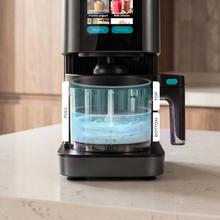 Gelatec 1800 Touch Heladera con 9 programas y 2 funciones especiales. Tecnología CreamOn y pantalla TFT. Helados y bebidas heladas en 3 pasos.